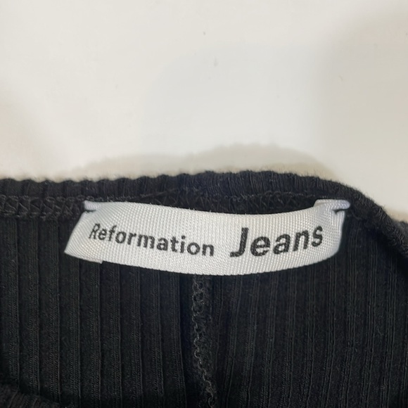 Reformation Jeans Tee Size S Black Ribbed Cropped Baby Tee EUC - Picture 4 of 8